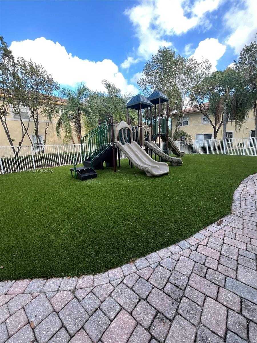 Small Image of Miramar Number 15