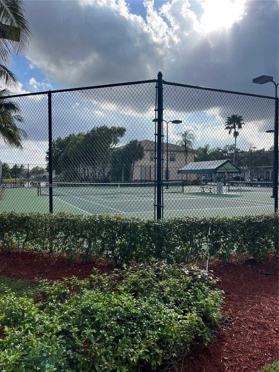 Small Image of Miramar Number 17