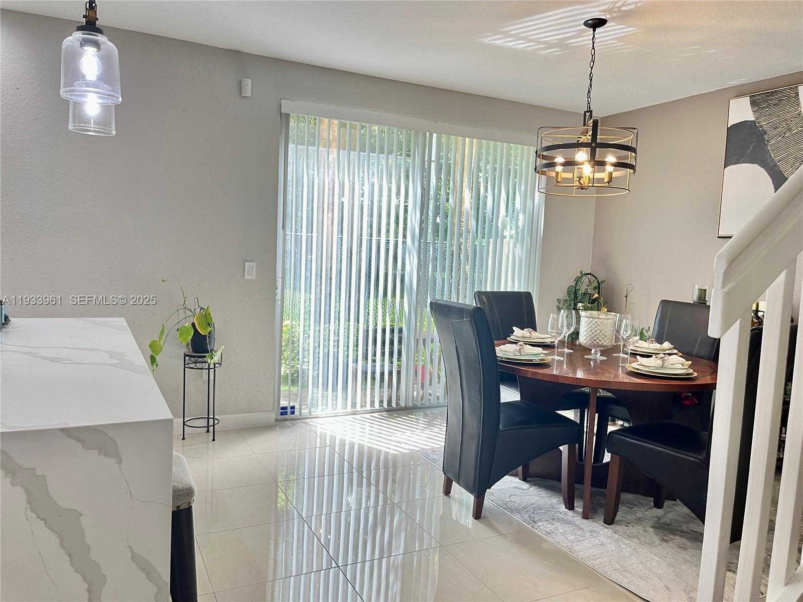 Small Image of Miramar Number 3