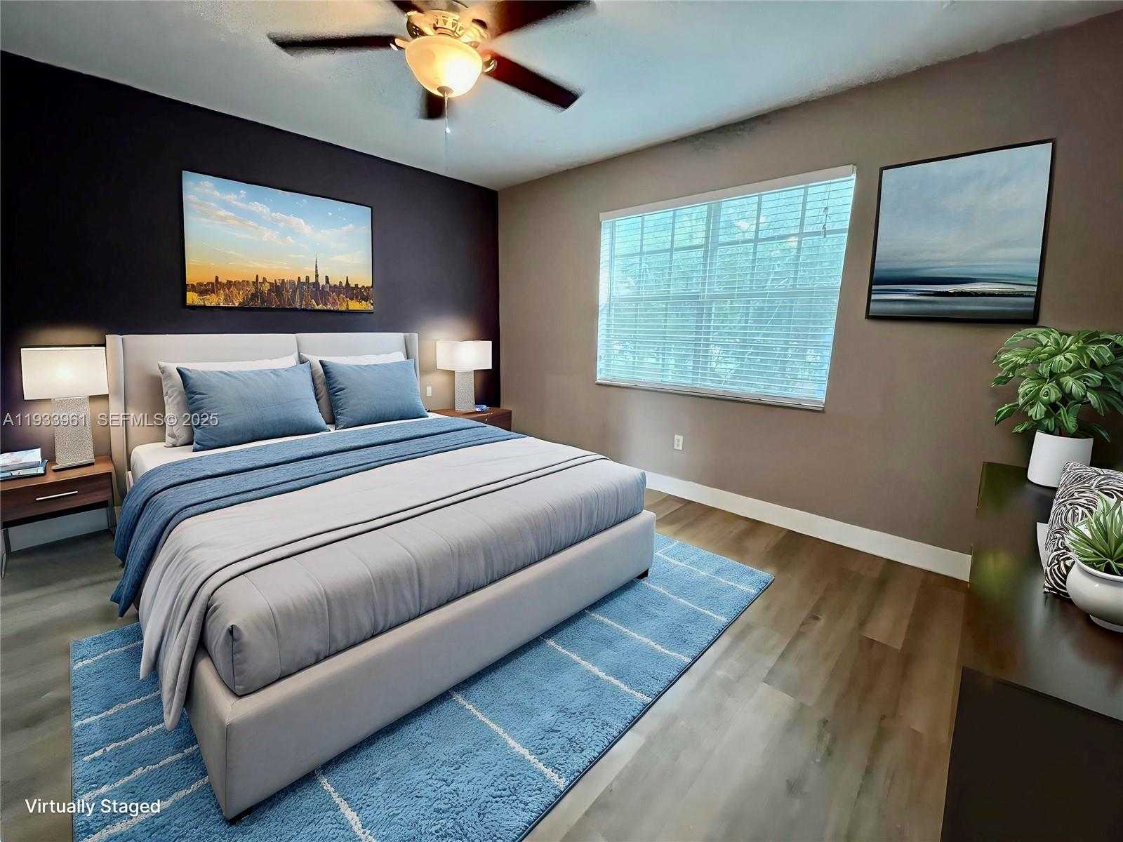 Small Image of Miramar Number 7