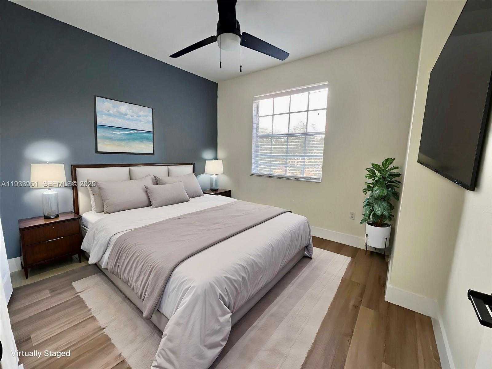 Small Image of Miramar Number 8