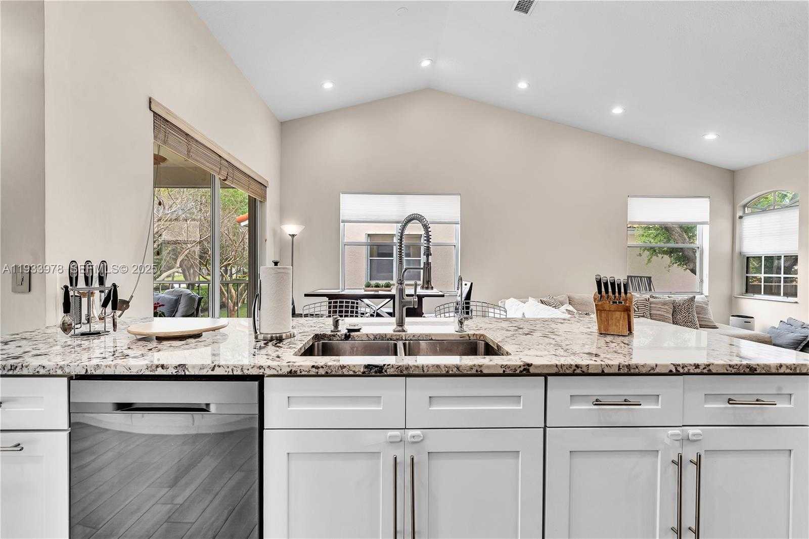 Small Image of 8520 VIA ROMANA #82U, Boca Raton Number 14