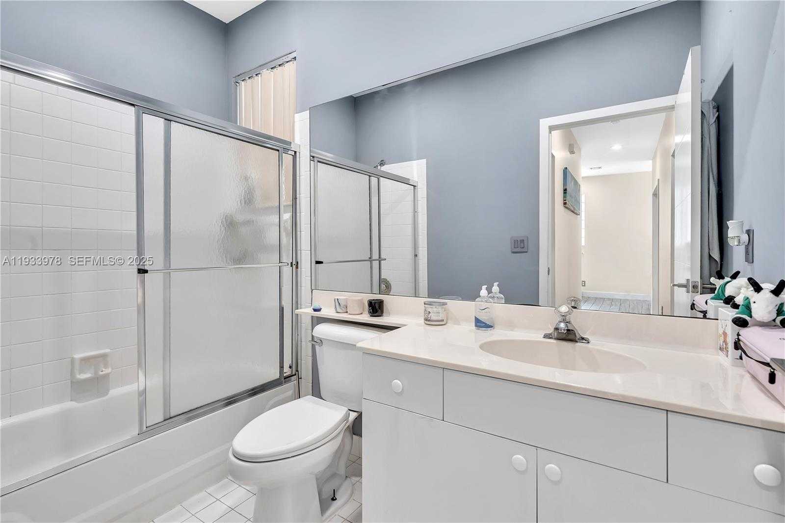 Small Image of 8520 VIA ROMANA #82U, Boca Raton Number 33