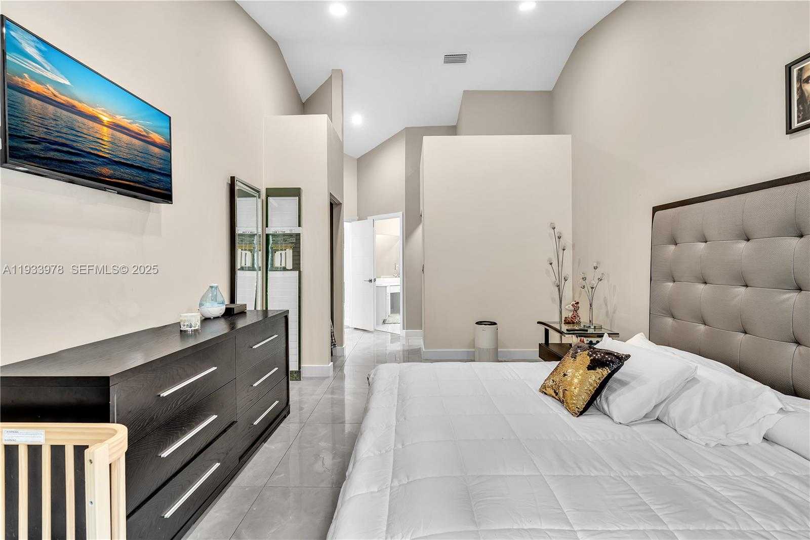 Small Image of 8520 VIA ROMANA #82U, Boca Raton Number 38