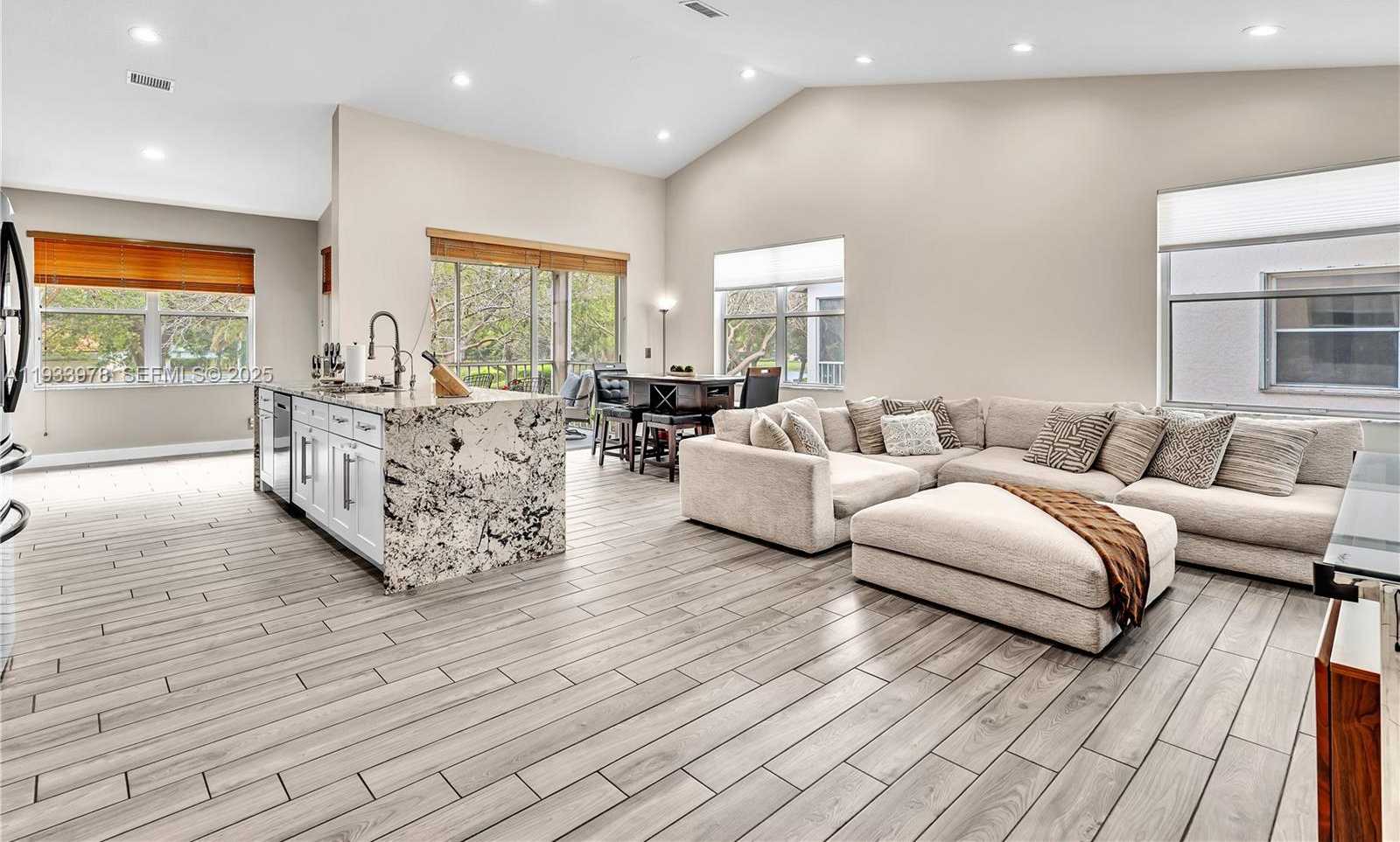 Small Image of 8520 VIA ROMANA #82U, Boca Raton Number 7