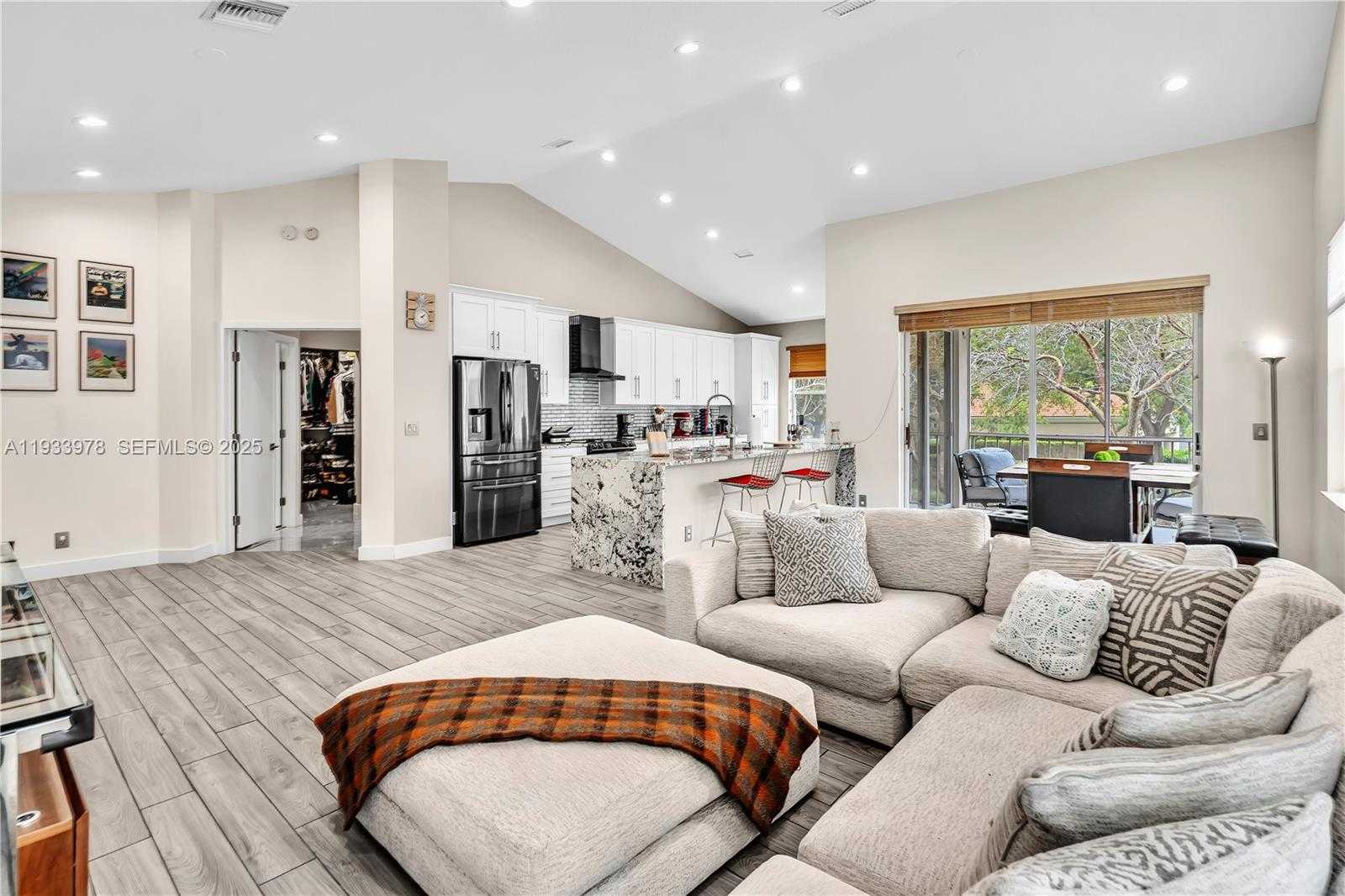 Small Image of 8520 VIA ROMANA #82U, Boca Raton Number 8