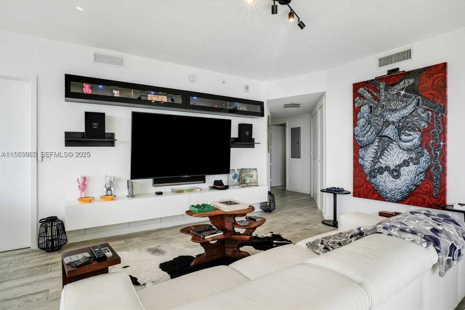 Small Image of 488 NORTH EAST 18TH ST #2800, Miami Number 4