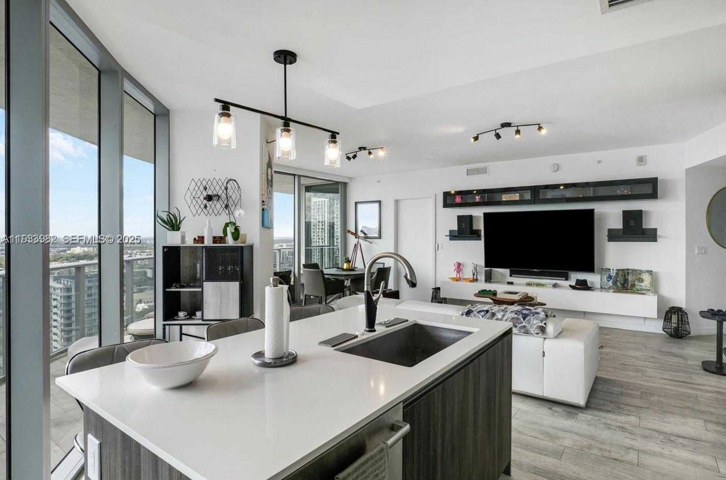 Small Image of 488 NORTH EAST 18TH ST #2800, Miami Number 8