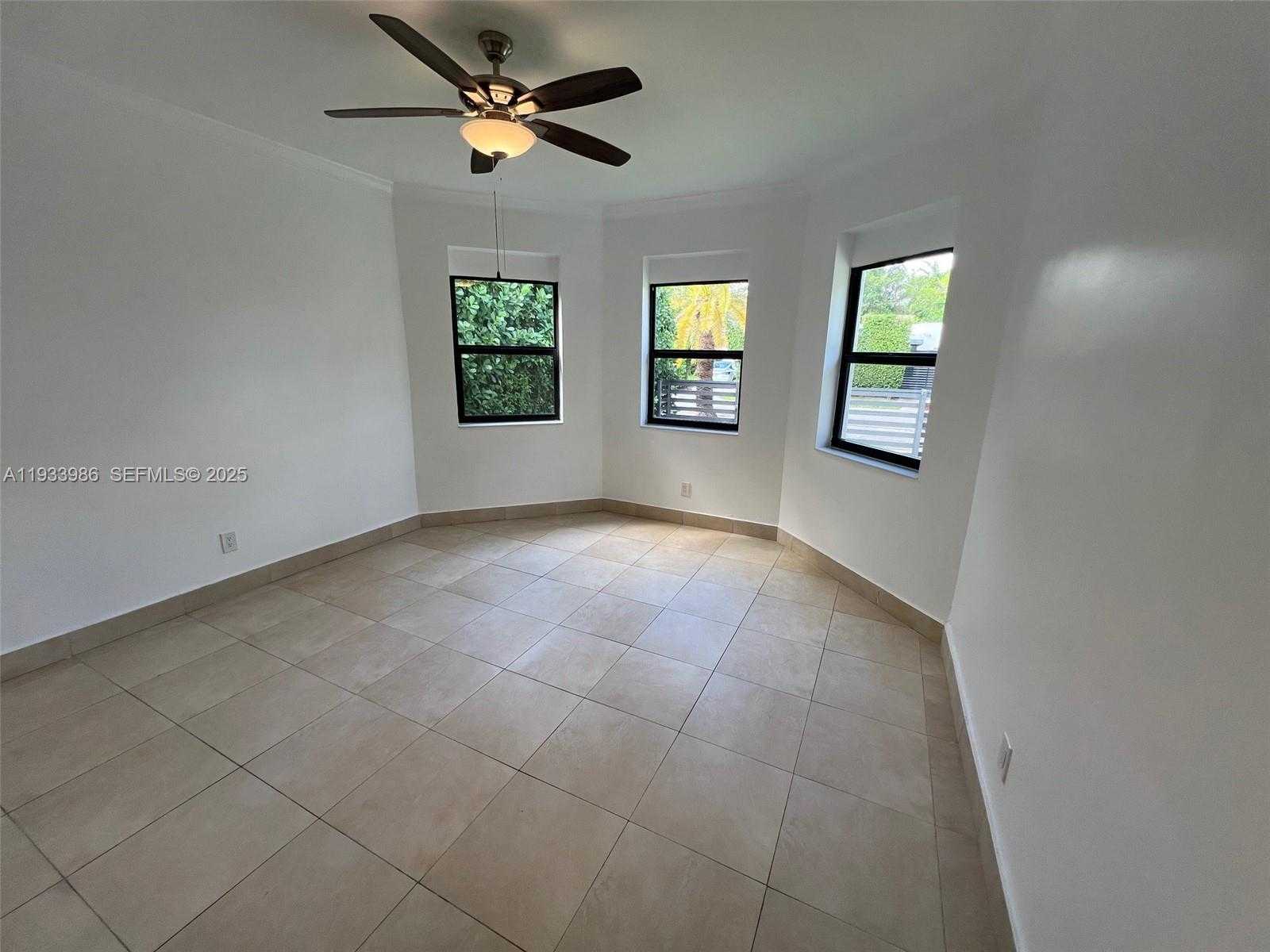 Small Image of 4575 POST AVE, Miami Beach Number 42