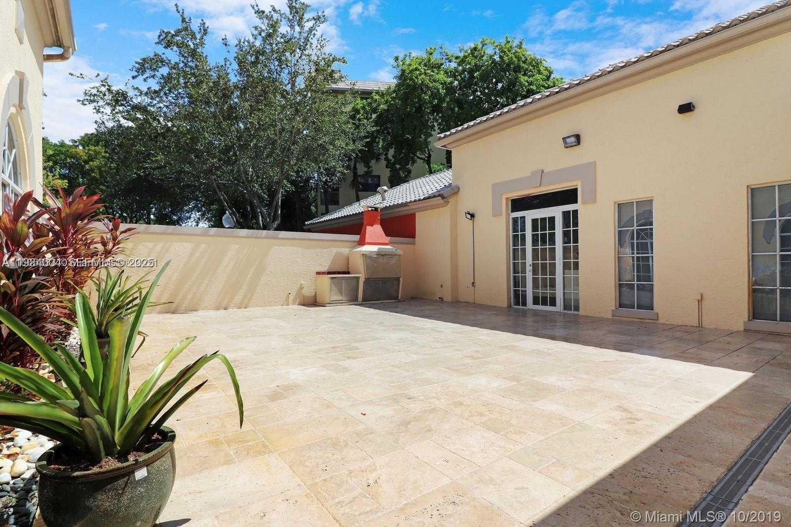 Small Image of 8290 LAKE DR #420, Doral Number 13