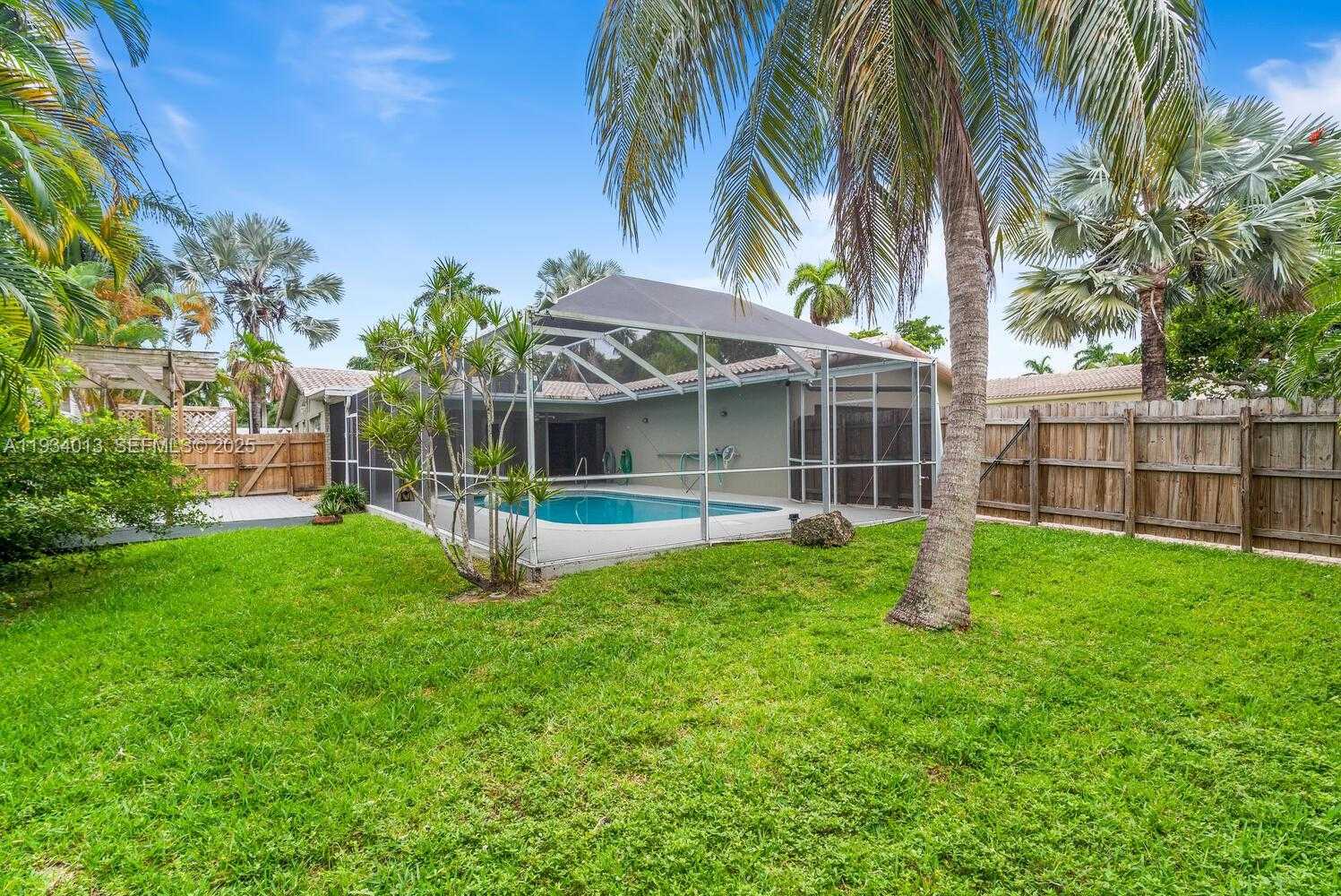 Small Image of 1047 BUCHANAN ST, Hollywood Number 22