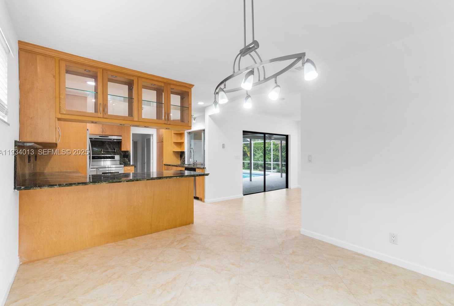 Small Image of 1047 BUCHANAN ST, Hollywood Number 7