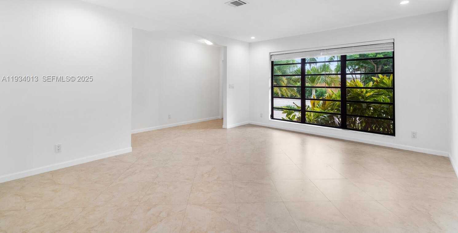 Small Image of 1047 BUCHANAN ST, Hollywood Number 9