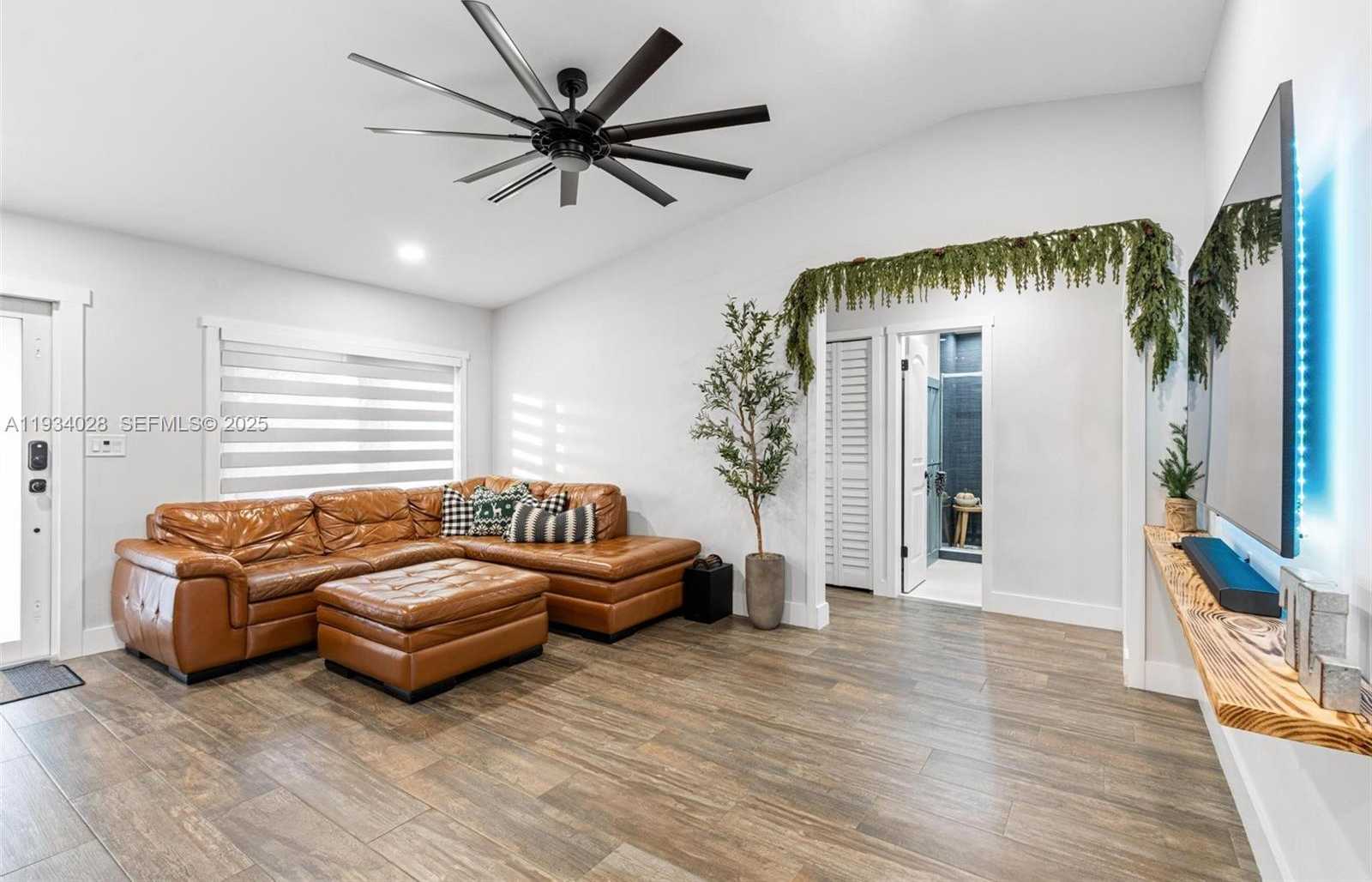 Small Image of 10955 SOUTH WEST 122ND PL #., Miami Number 10