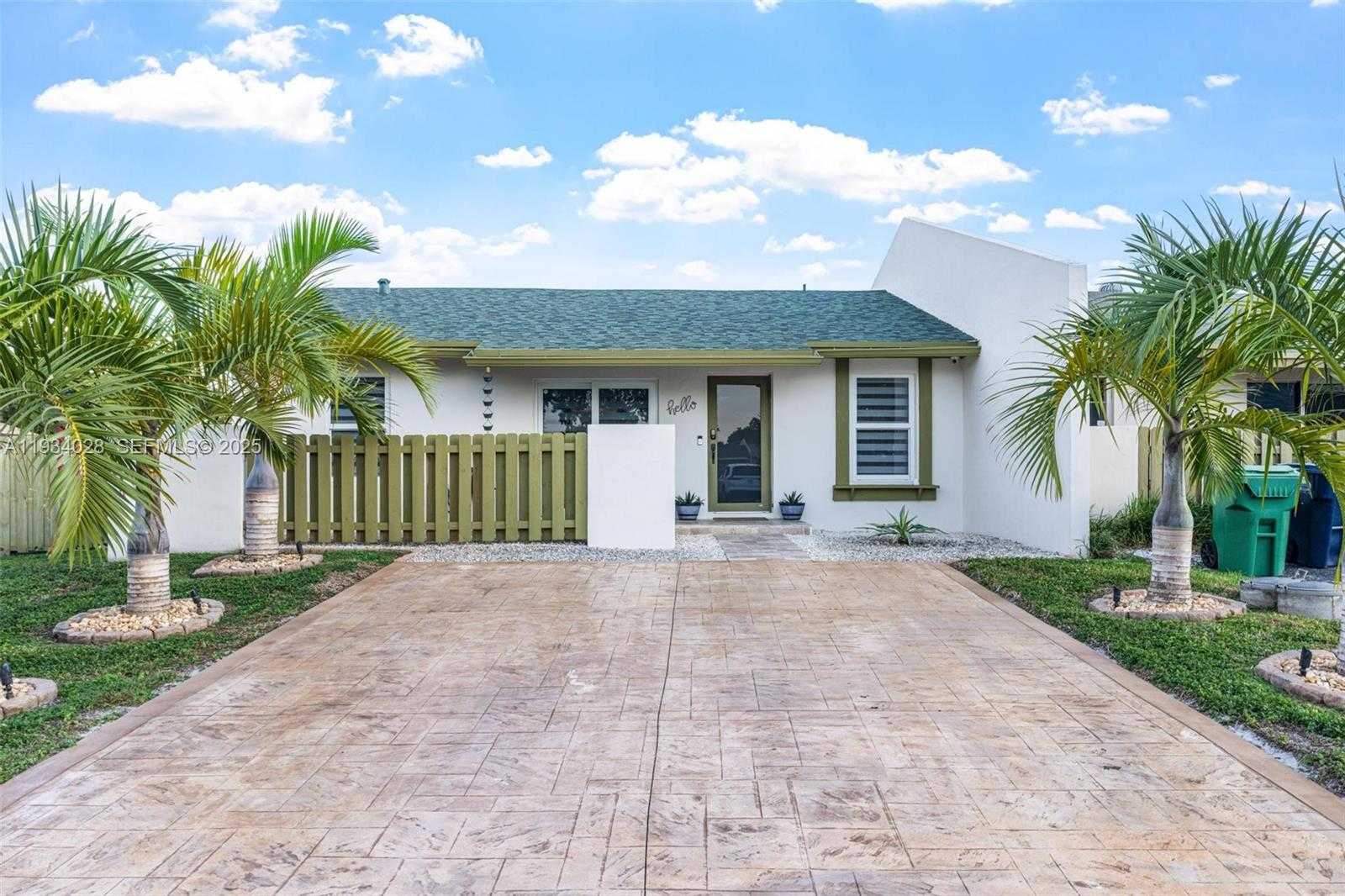 Small Image of 10955 SOUTH WEST 122ND PL #., Miami Number 2