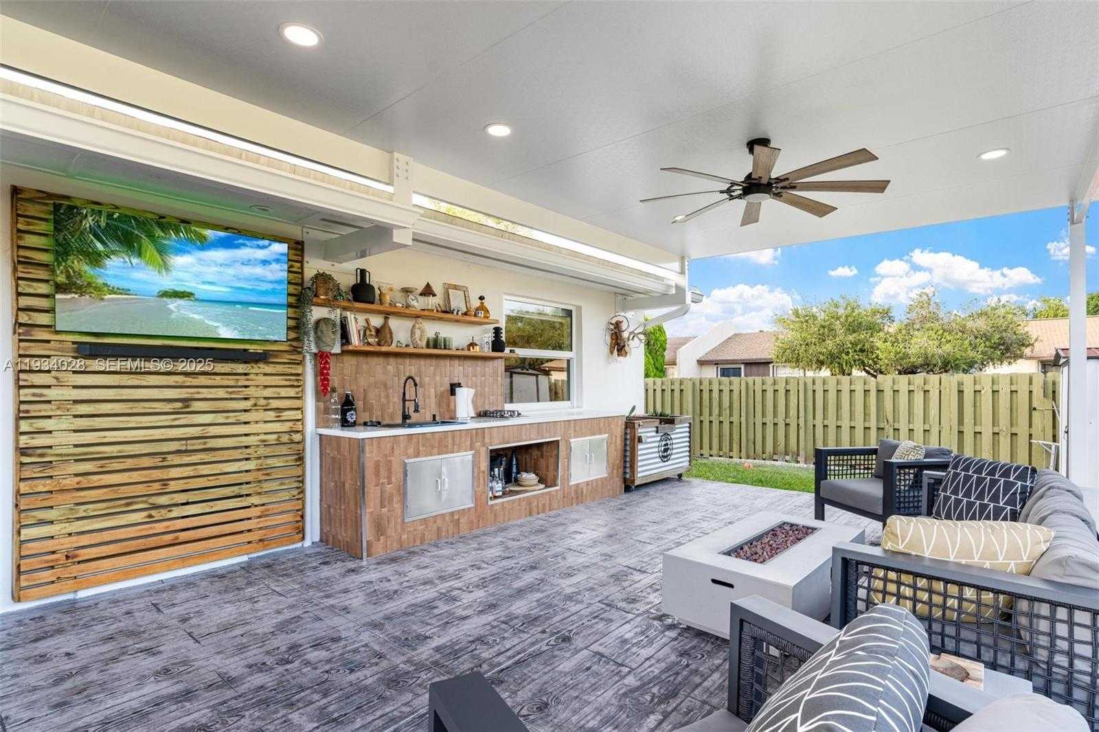 Small Image of 10955 SOUTH WEST 122ND PL #., Miami Number 27