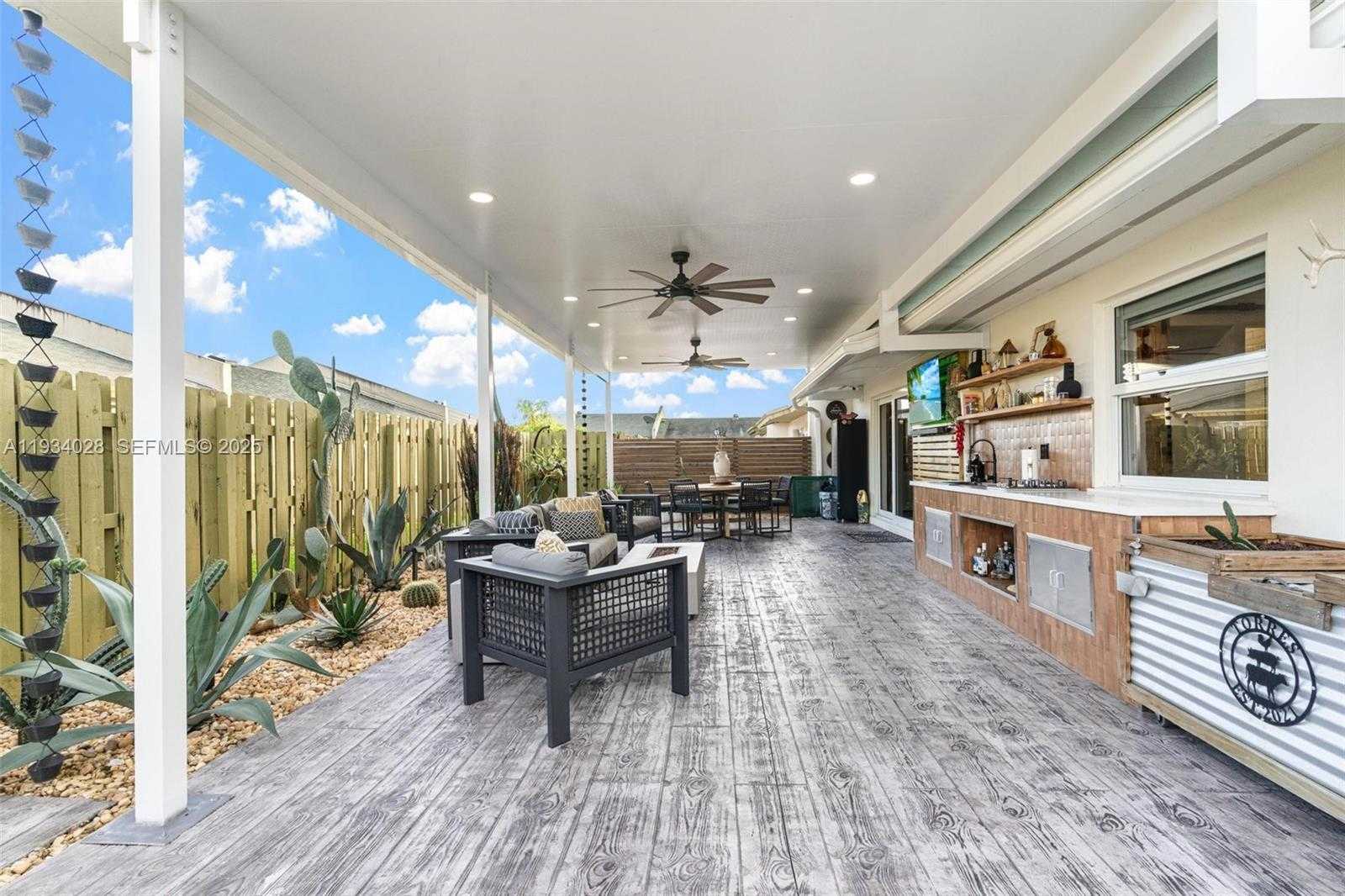 Small Image of 10955 SOUTH WEST 122ND PL #., Miami Number 29