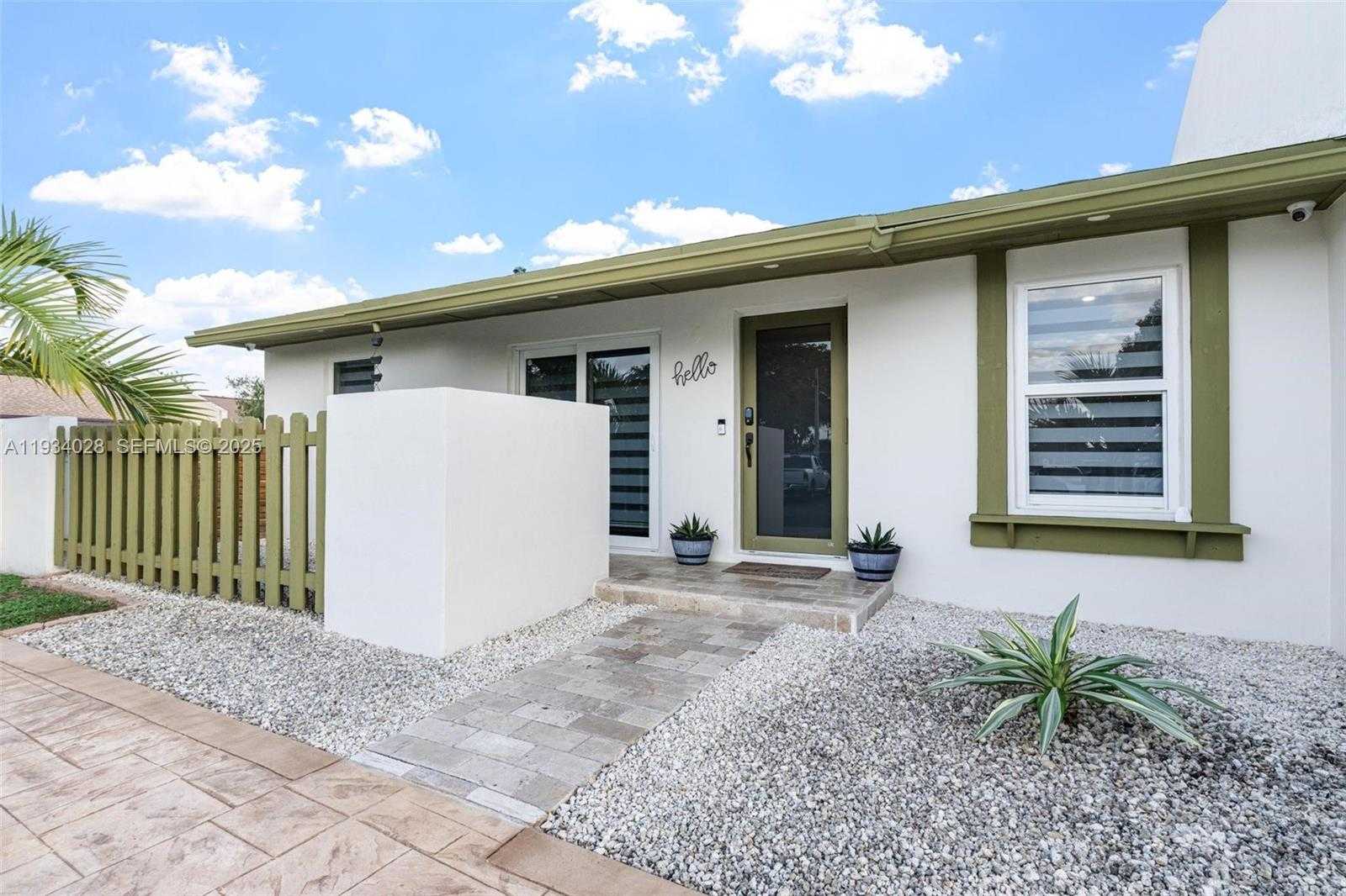 Small Image of 10955 SOUTH WEST 122ND PL #., Miami Number 5