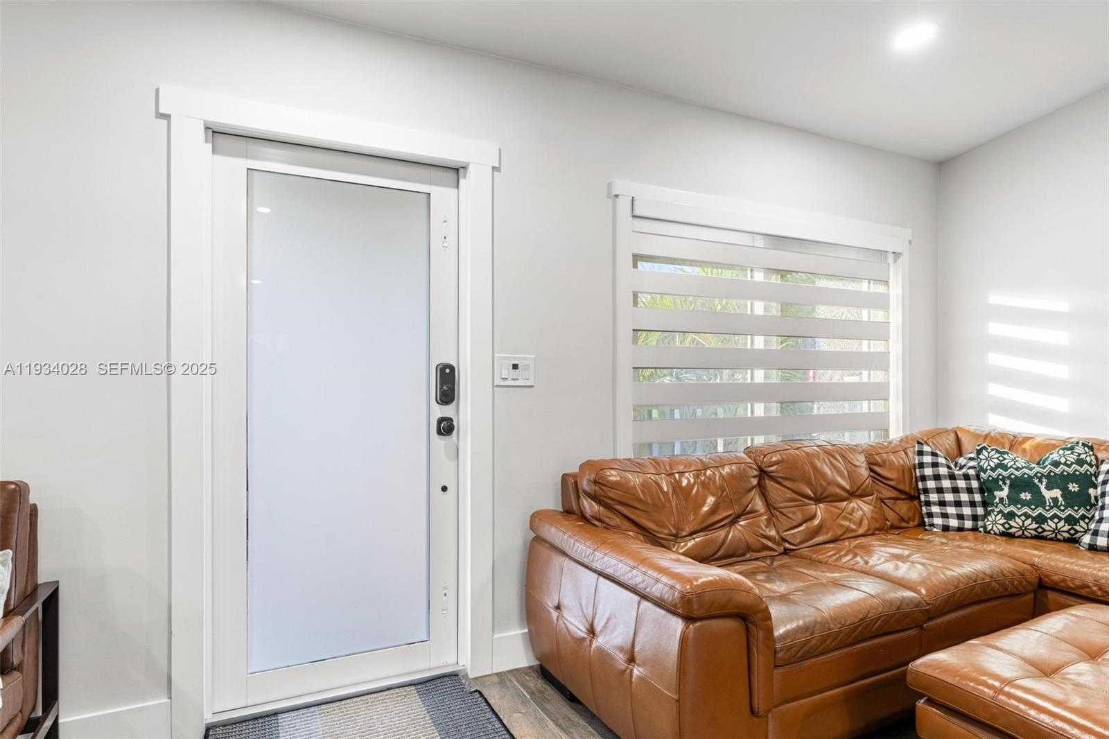 Small Image of 10955 SOUTH WEST 122ND PL #., Miami Number 7