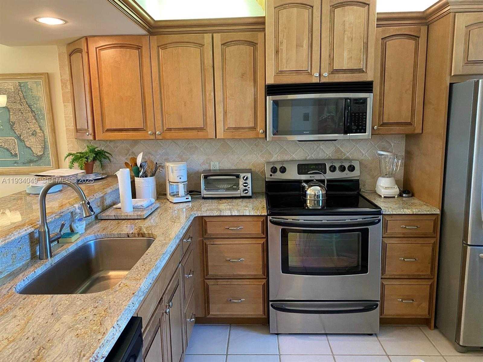 Small Image of 401 SOUTH SEAS DR #203, Jupiter Number 3