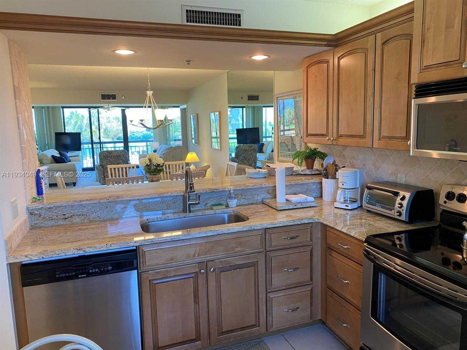 Small Image of 401 SOUTH SEAS DR #203, Jupiter Number 4