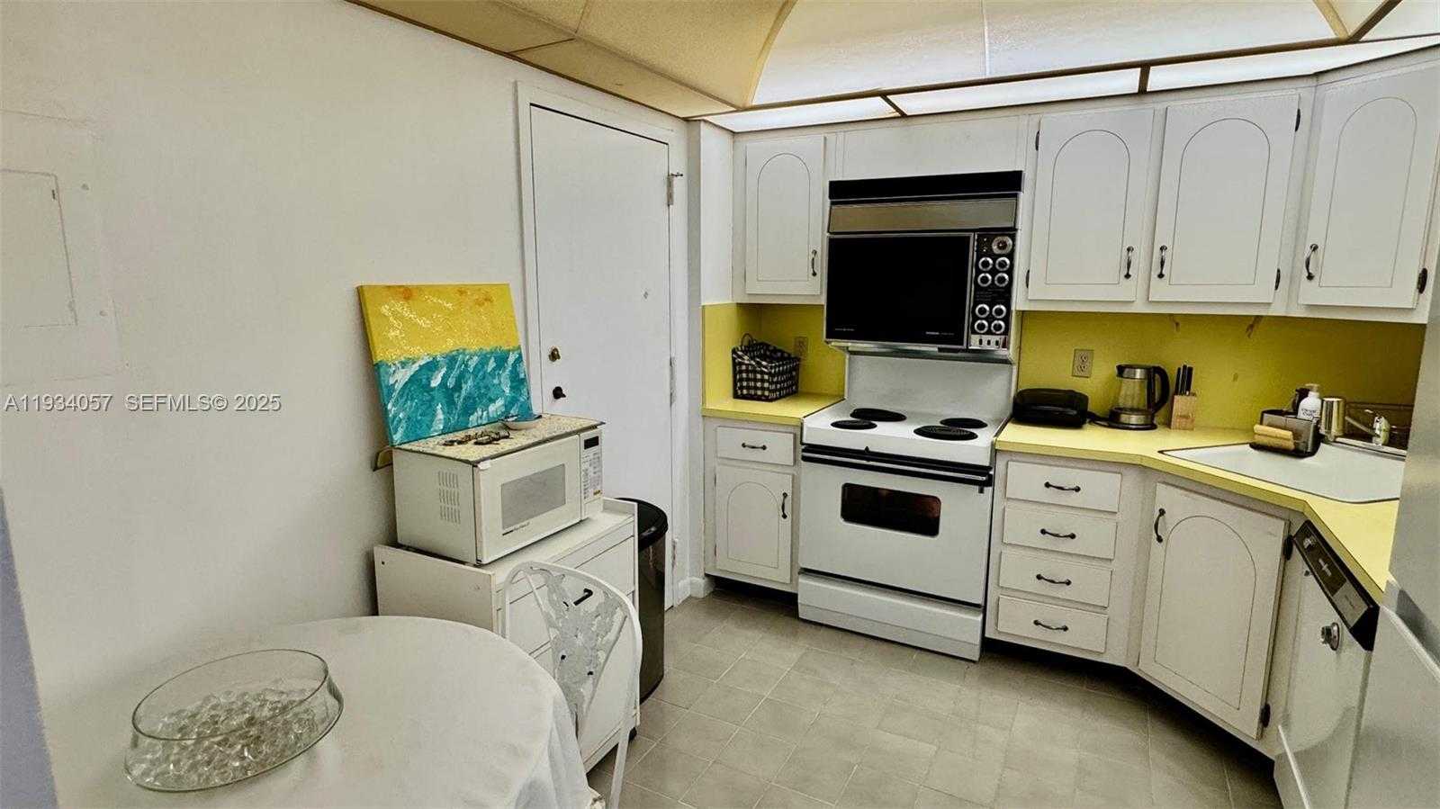 Small Image of 1865 SOUTH OCEAN DR #11B, Hallandale Beach Number 18