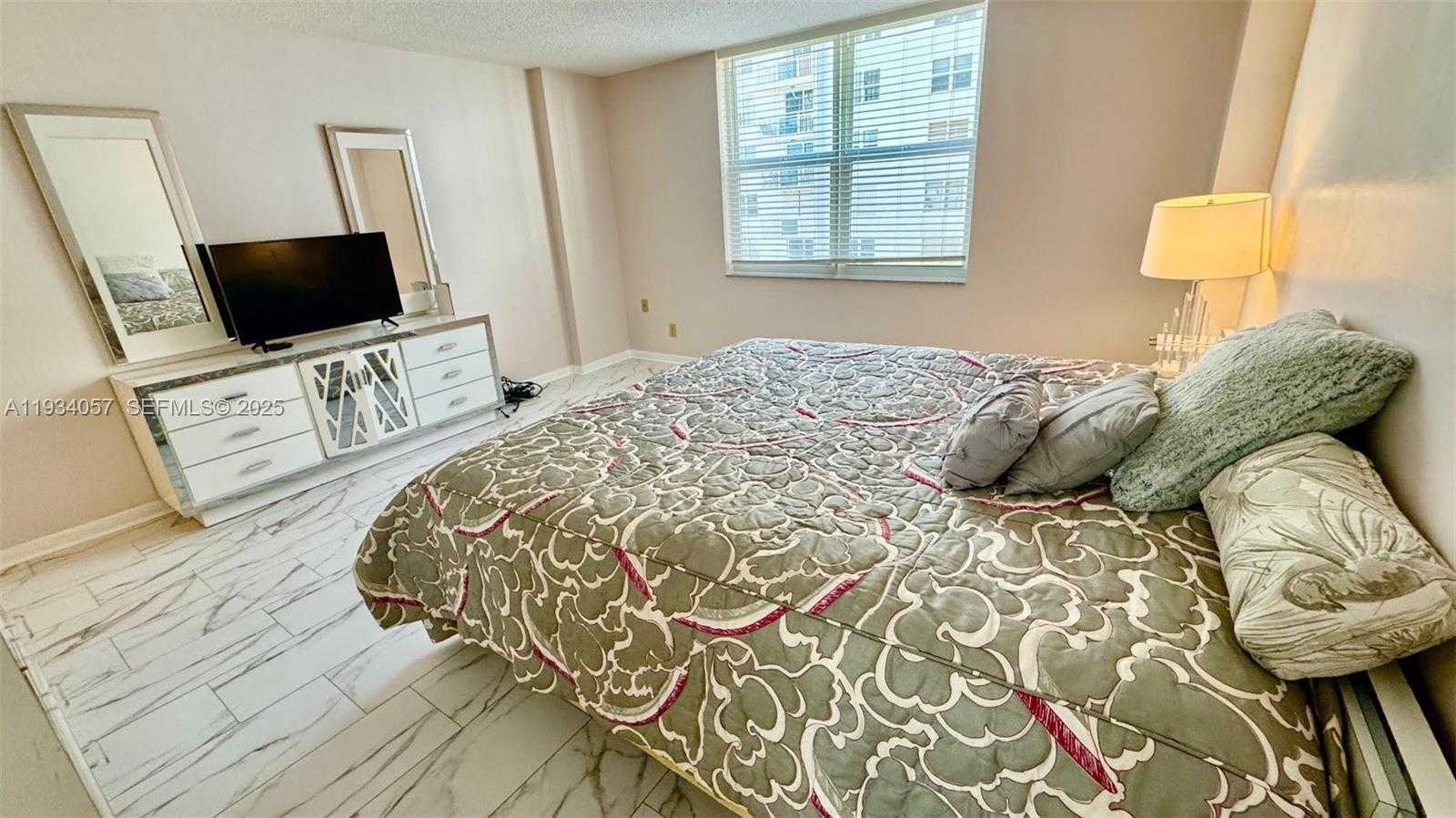 Small Image of 1865 SOUTH OCEAN DR #11B, Hallandale Beach Number 23