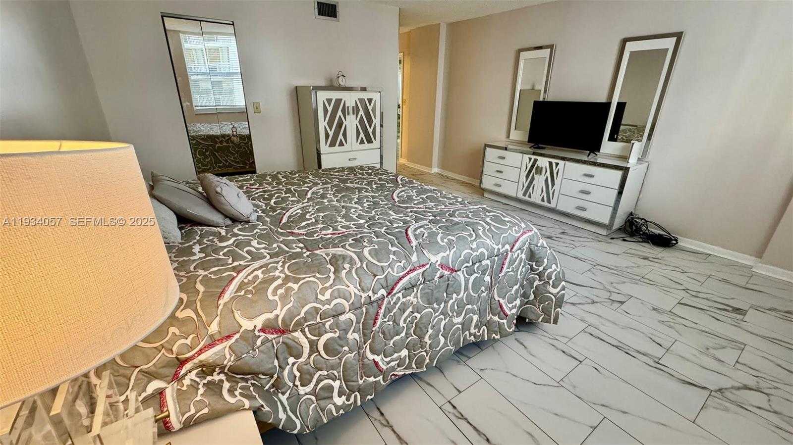 Small Image of 1865 SOUTH OCEAN DR #11B, Hallandale Beach Number 25