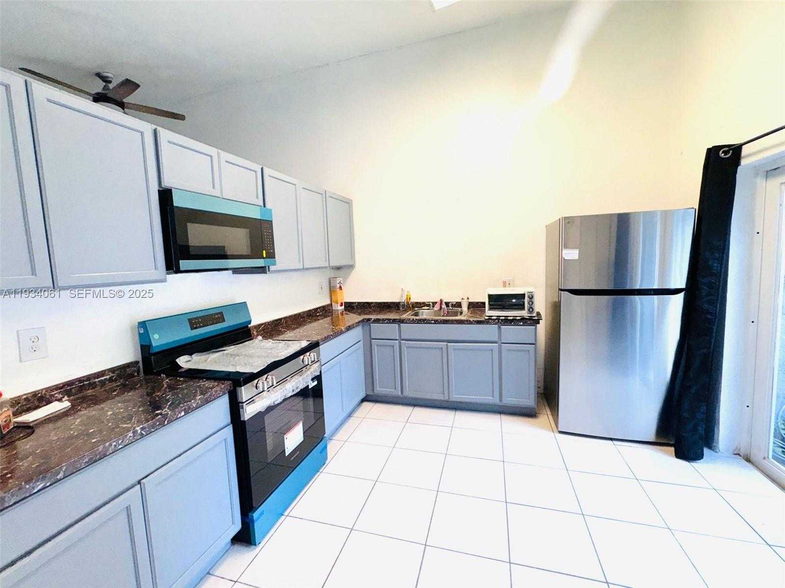 Small Image of 4634 NORTH WEST 185TH ST #4634, Miami Gardens Number 2