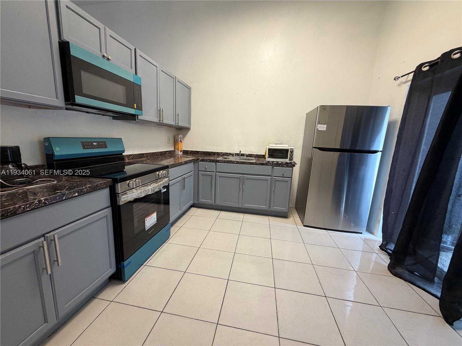 Small Image of 4634 NORTH WEST 185TH ST #4634, Miami Gardens Number 3