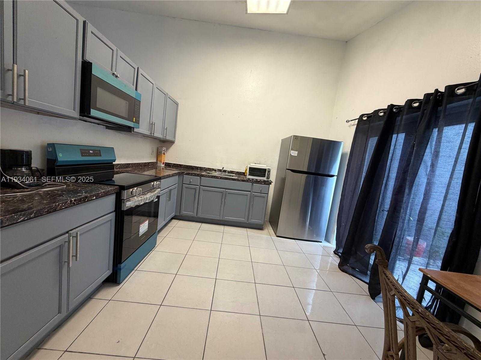 Small Image of 4634 NORTH WEST 185TH ST #4634, Miami Gardens Number 4
