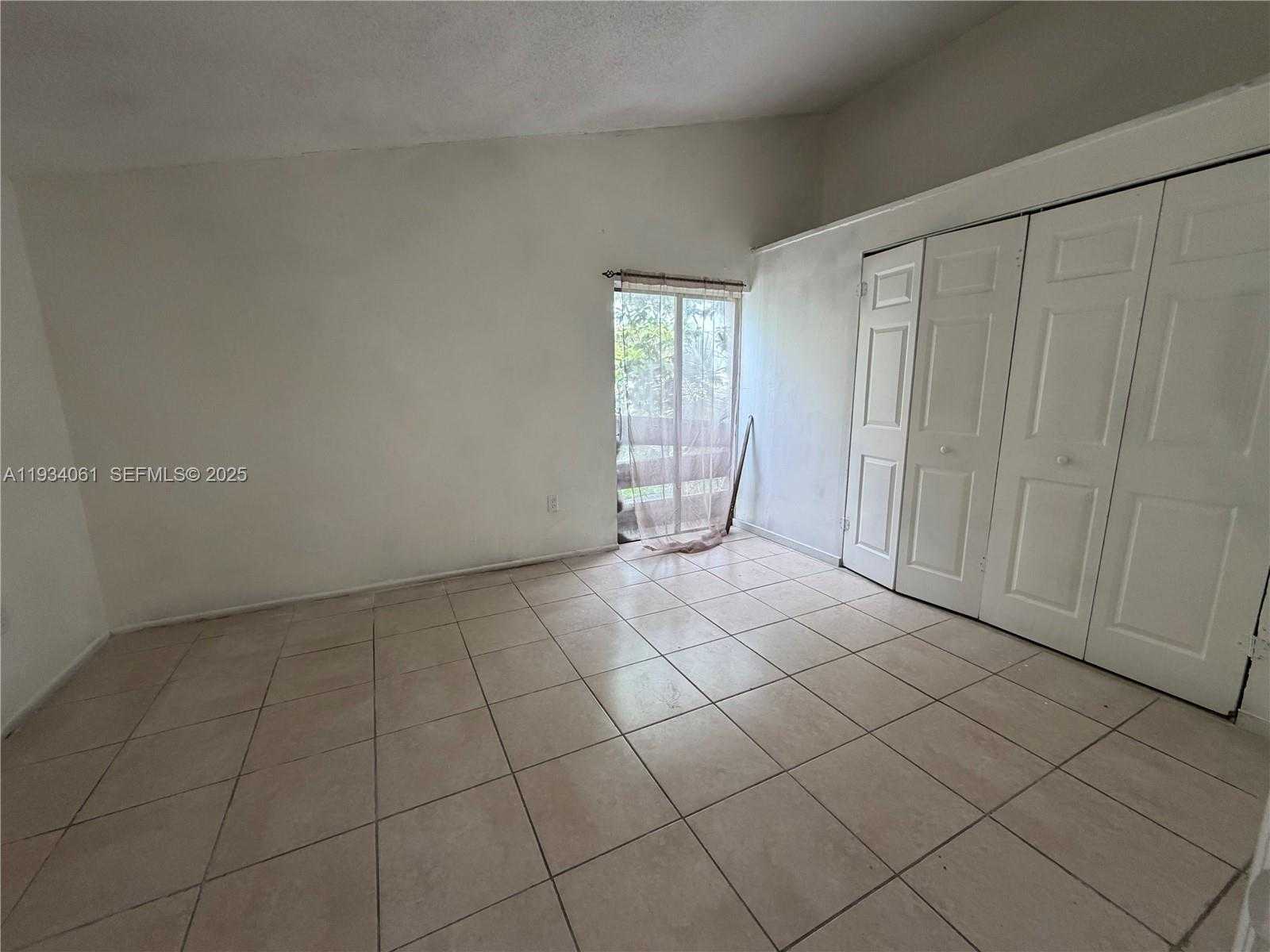 Small Image of 4634 NORTH WEST 185TH ST #4634, Miami Gardens Number 5