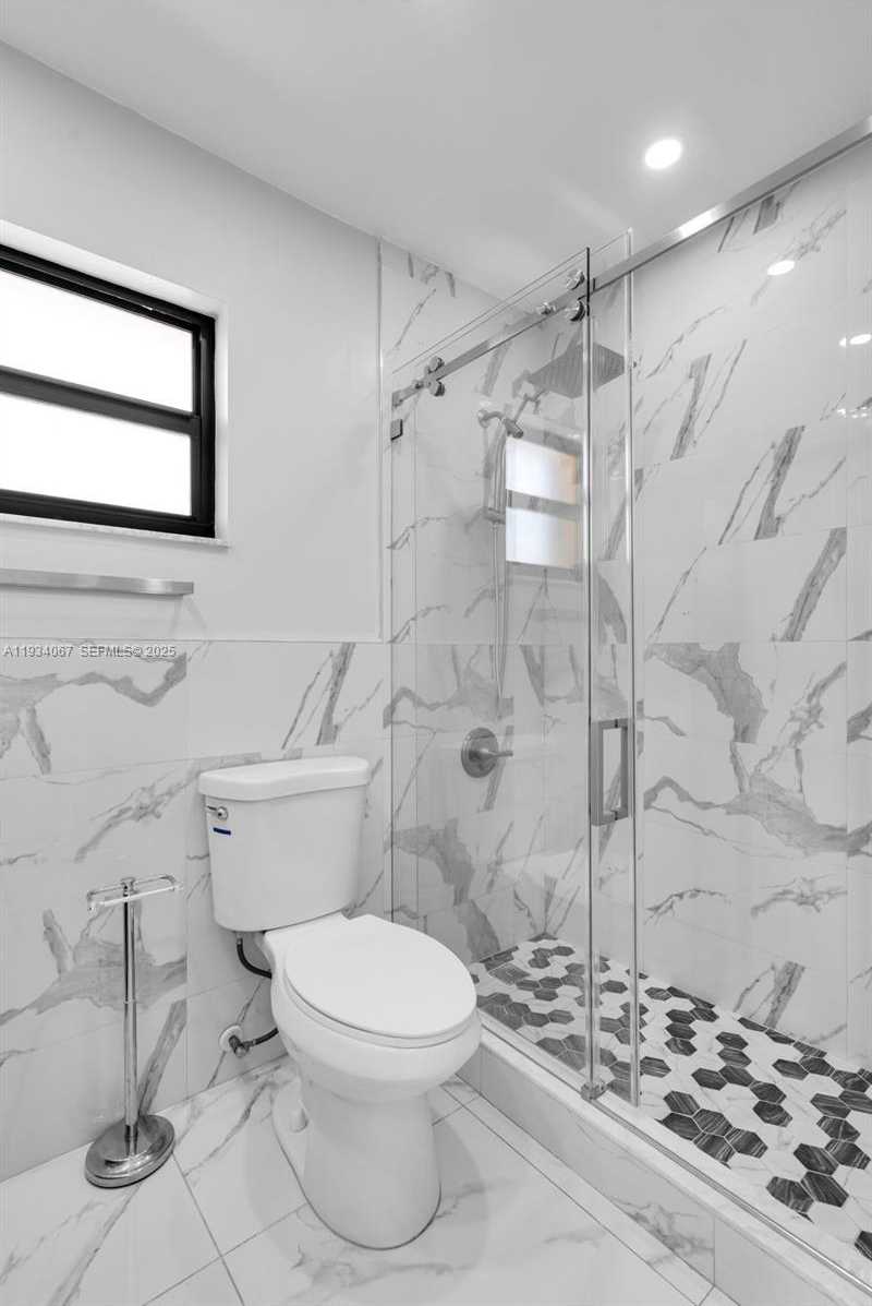 Small Image of 5061 WEST 12TH LN #., Hialeah Number 18