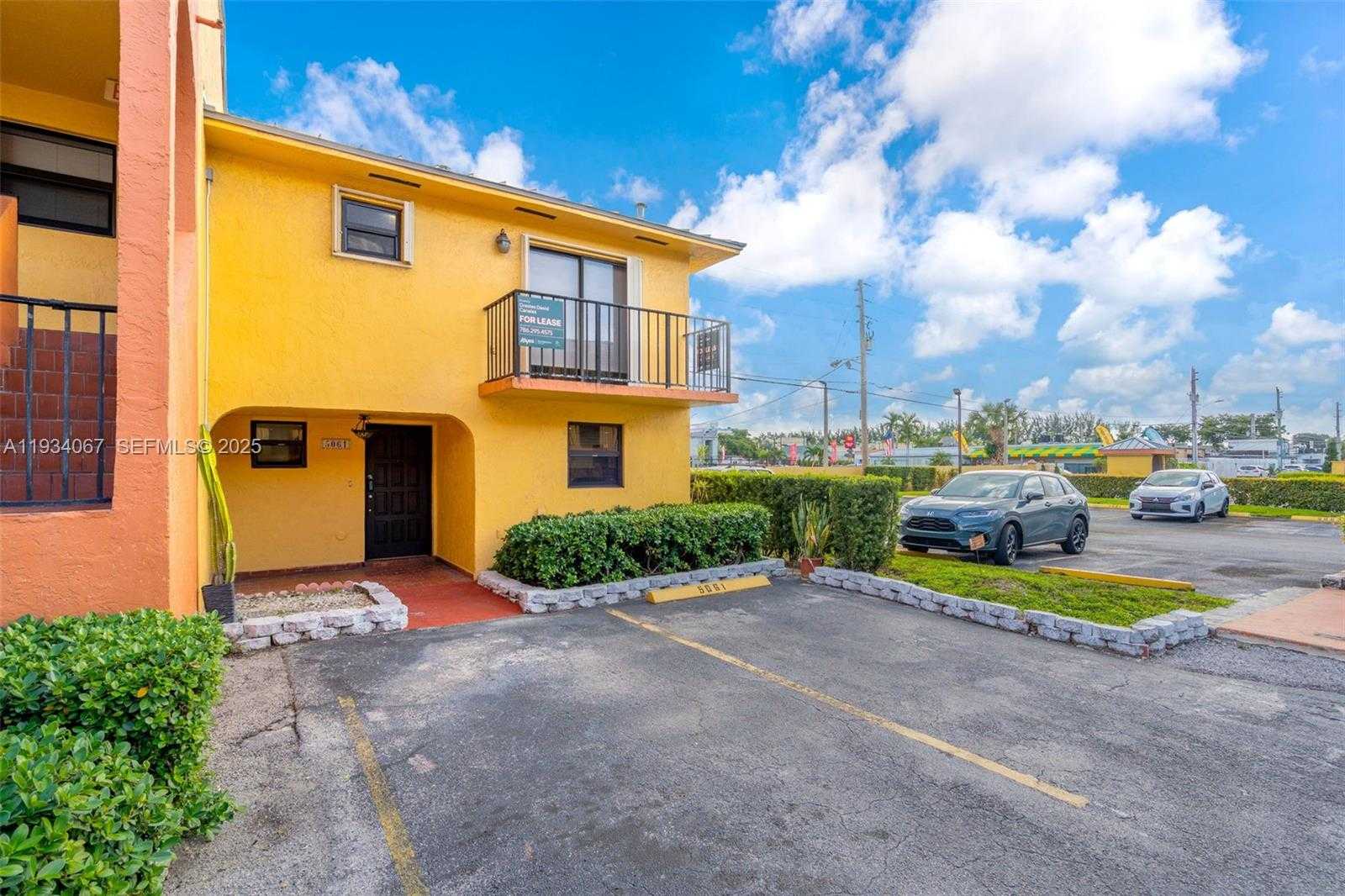 Small Image of 5061 WEST 12TH LN #., Hialeah Number 19