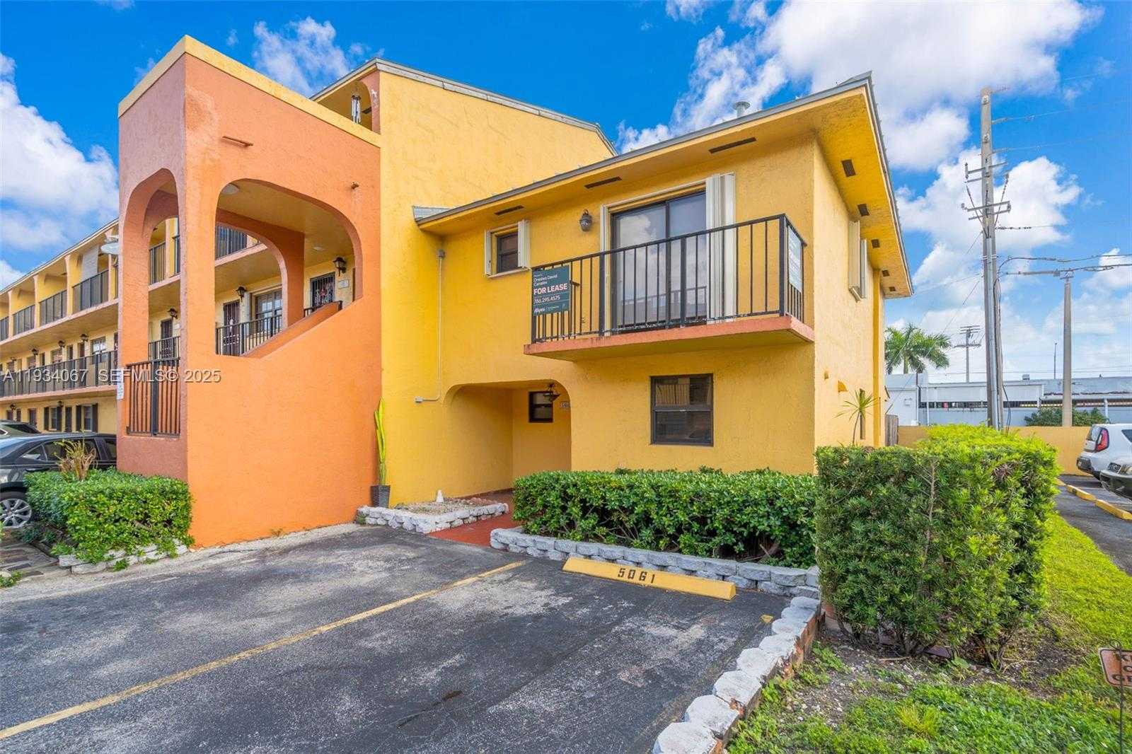Small Image of 5061 WEST 12TH LN #., Hialeah Number 28