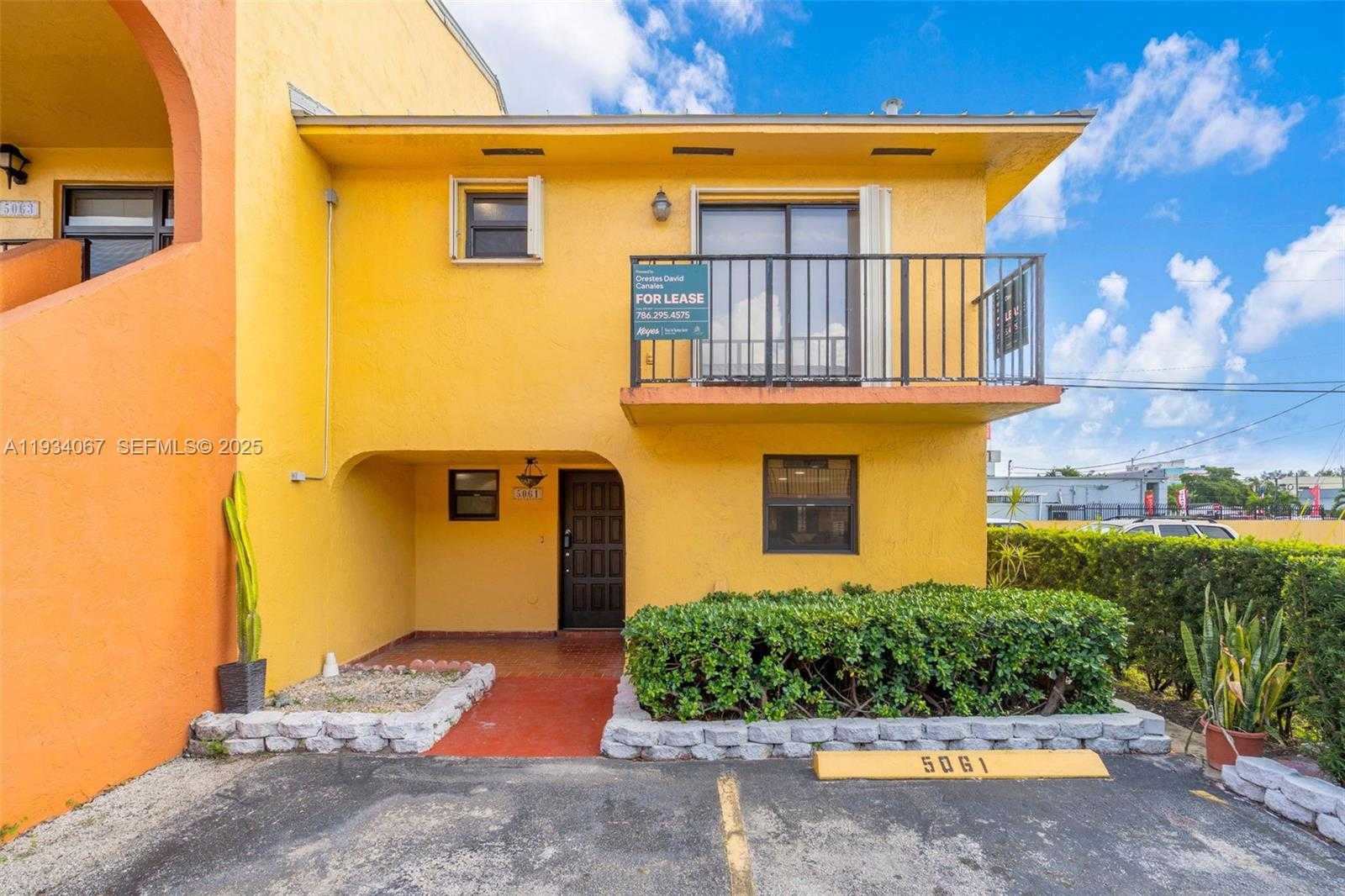 Small Image of 5061 WEST 12TH LN #., Hialeah Number 29