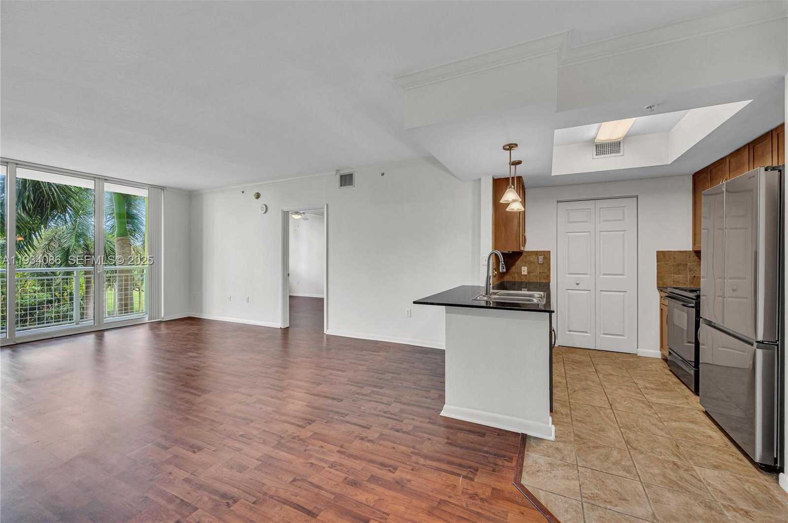 Small Image of 2000 NORTH BAYSHORE DR #316, Miami Number 15