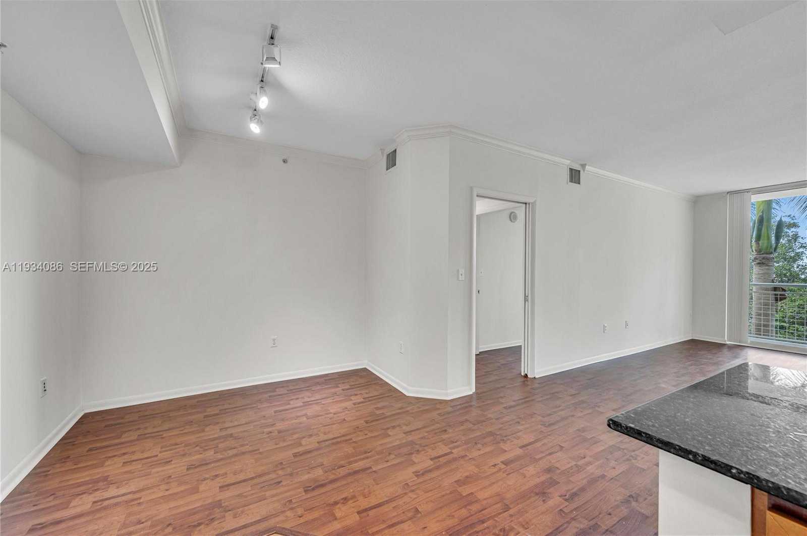 Small Image of 2000 NORTH BAYSHORE DR #316, Miami Number 16