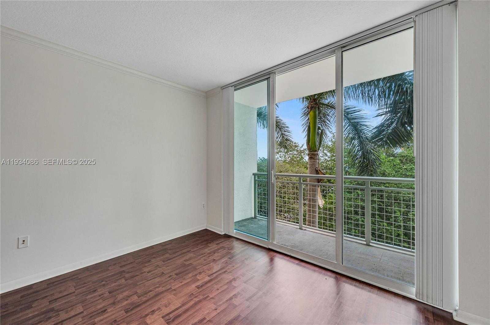 Small Image of 2000 NORTH BAYSHORE DR #316, Miami Number 18