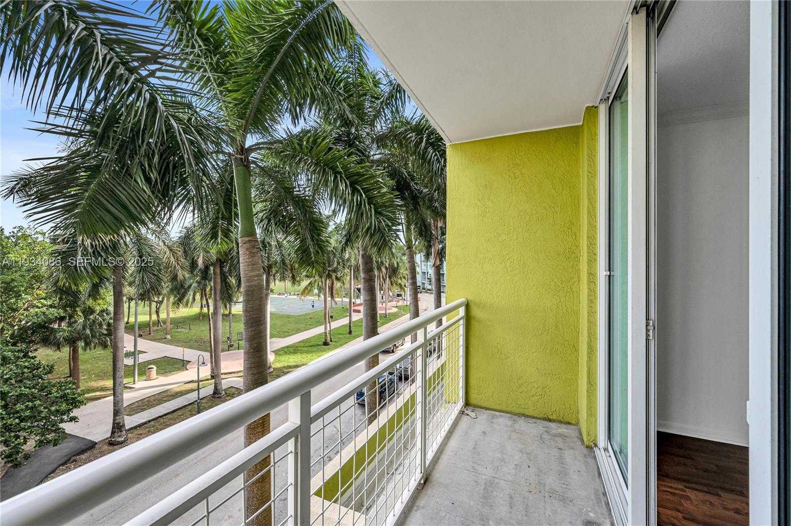 Small Image of 2000 NORTH BAYSHORE DR #316, Miami Number 19