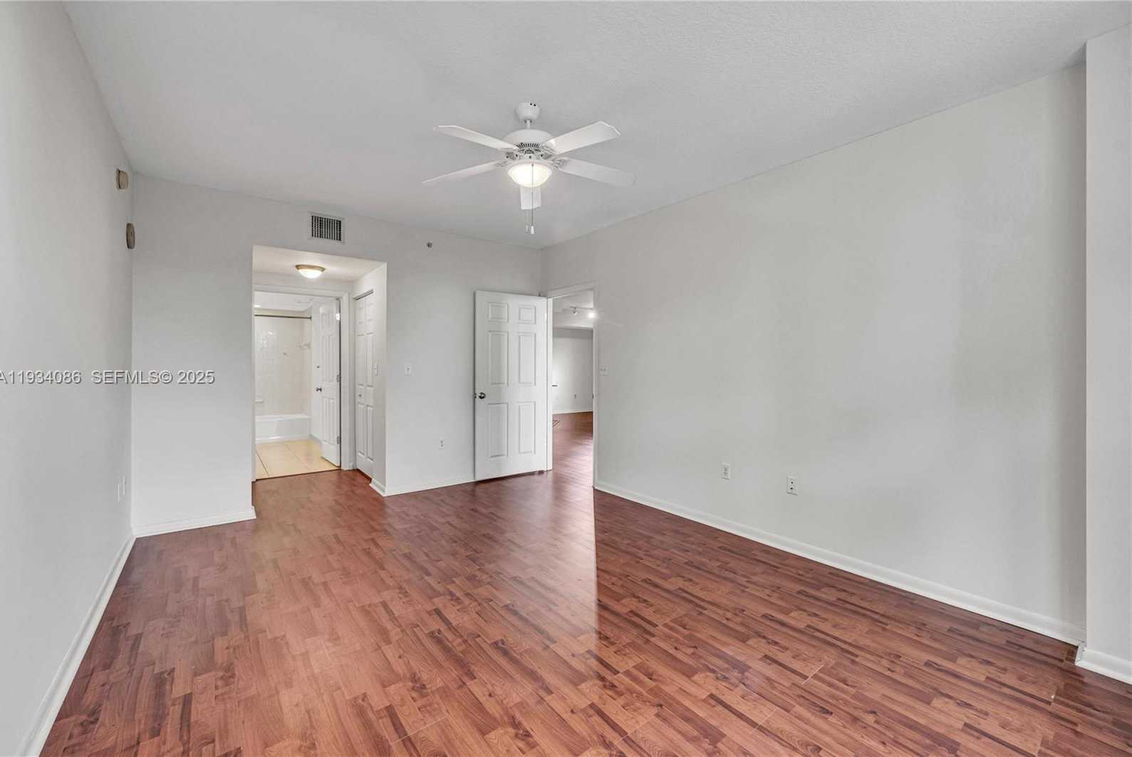 Small Image of 2000 NORTH BAYSHORE DR #316, Miami Number 29