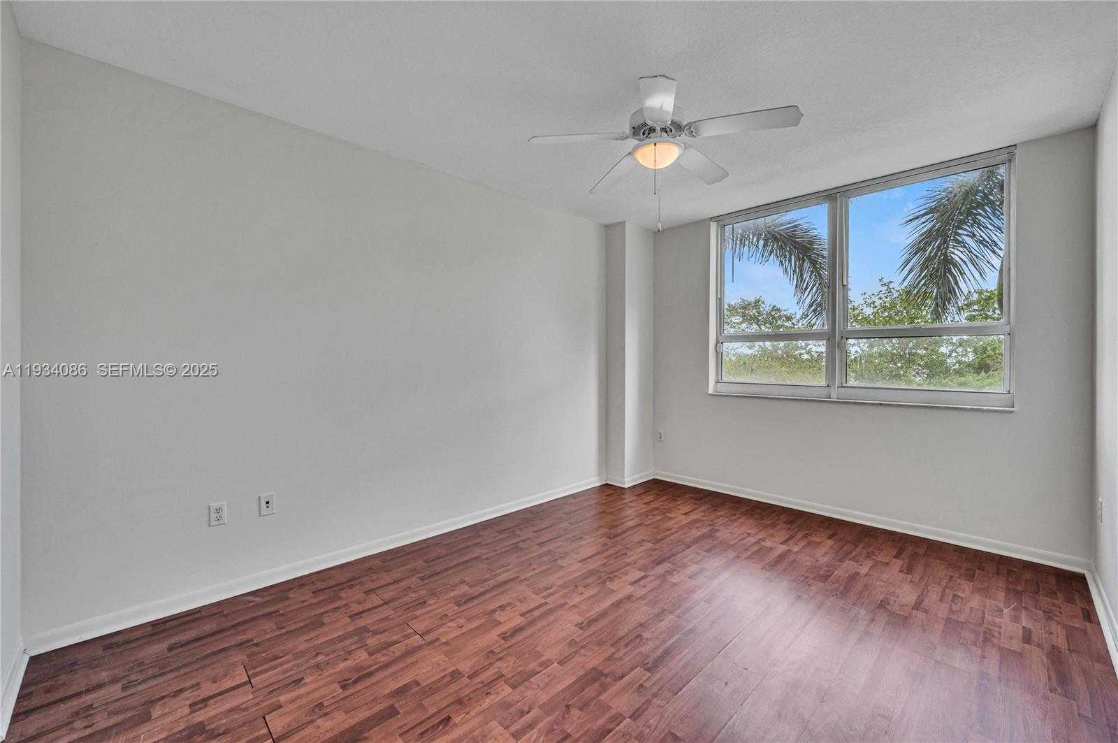 Small Image of 2000 NORTH BAYSHORE DR #316, Miami Number 30