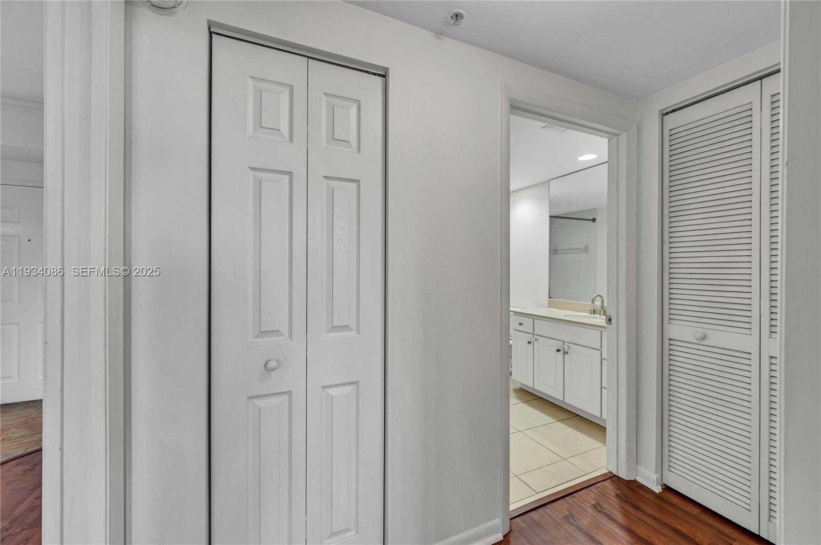 Small Image of 2000 NORTH BAYSHORE DR #316, Miami Number 32