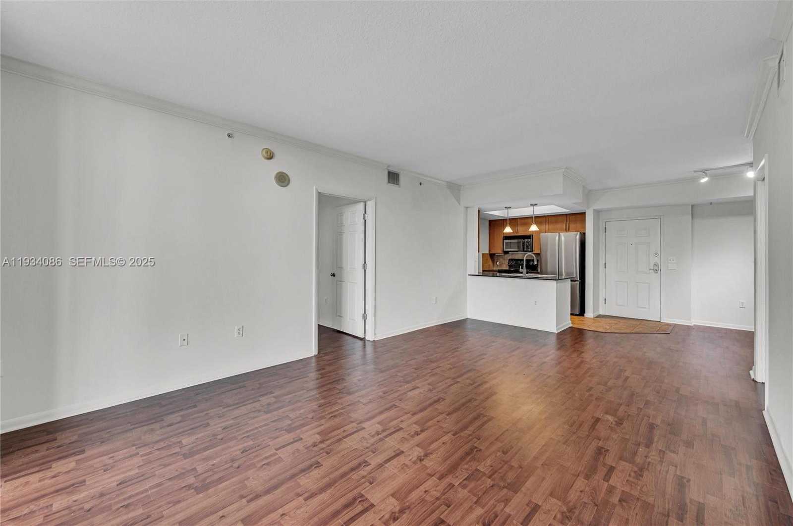 Small Image of 2000 NORTH BAYSHORE DR #316, Miami Number 9