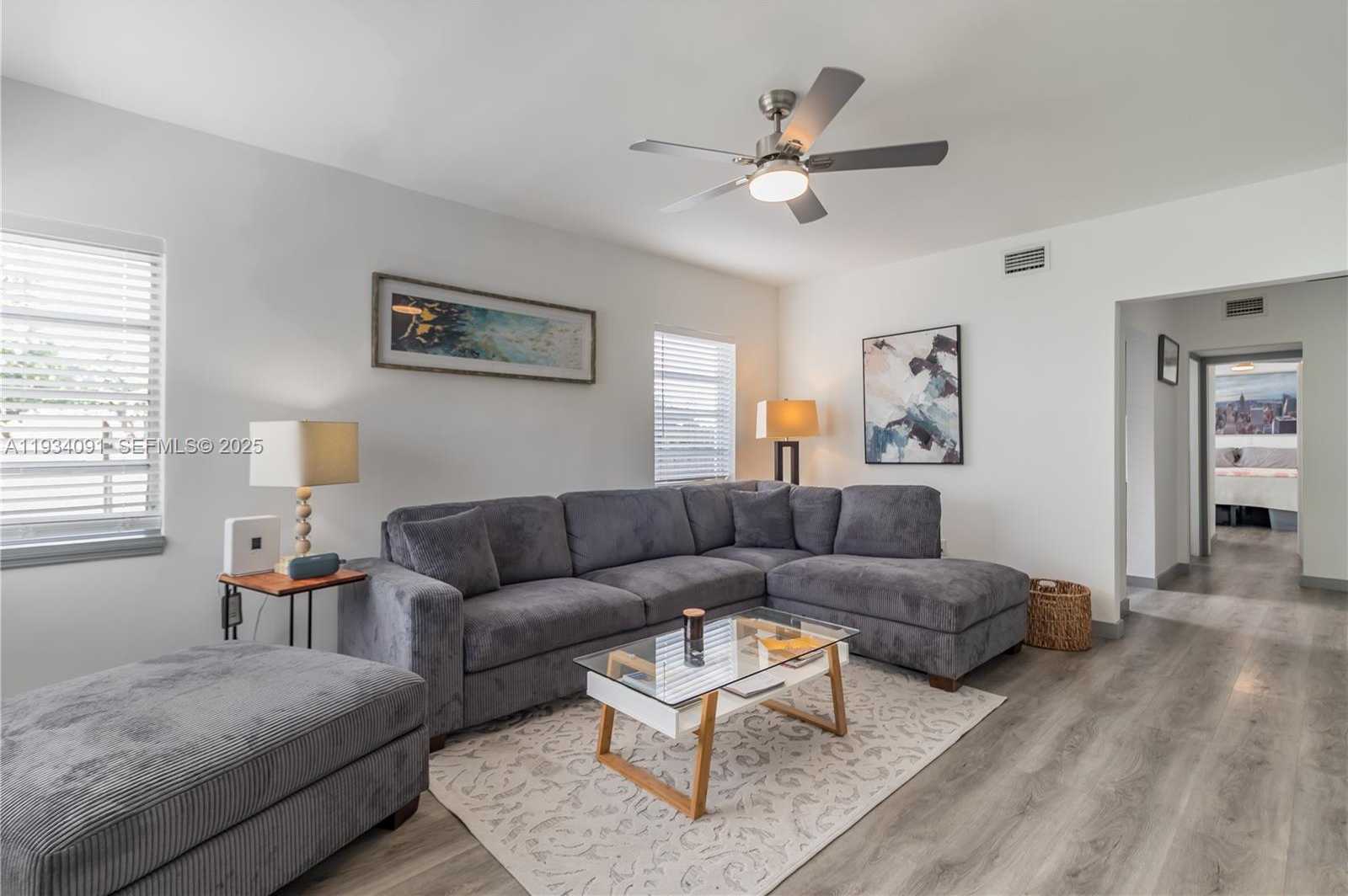 Small Image of 1051 MICHIGAN AVE #1, Miami Beach Number 2