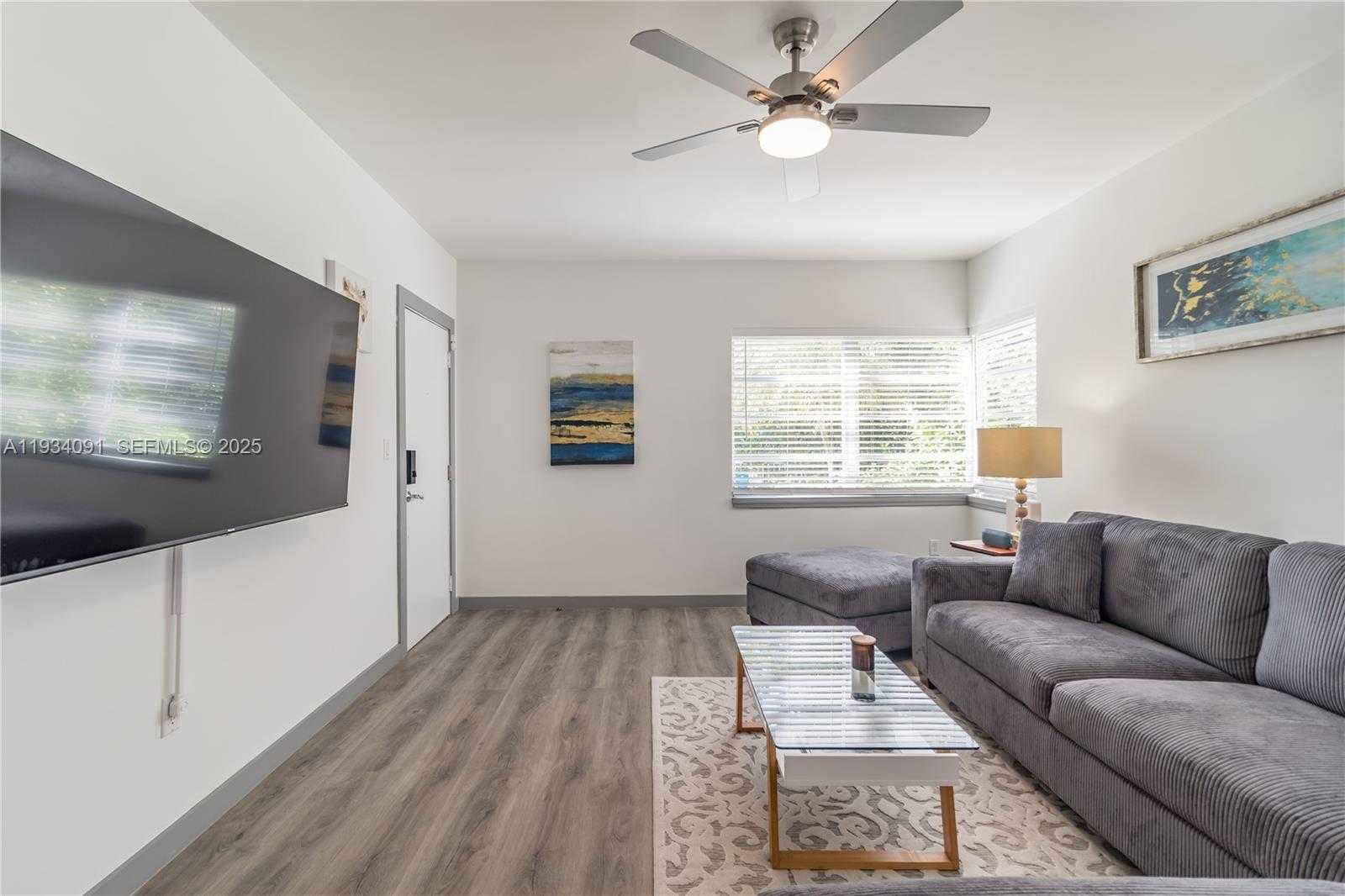 Small Image of 1051 MICHIGAN AVE #1, Miami Beach Number 6