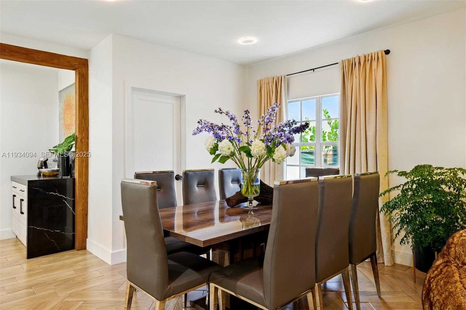 Small Image of 1363 BIARRITZ DR, Miami Beach Number 11