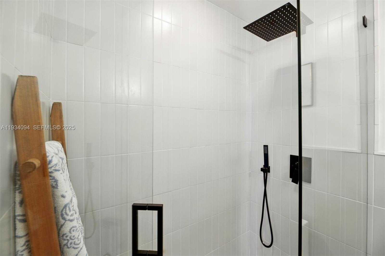 Small Image of 1363 BIARRITZ DR, Miami Beach Number 20