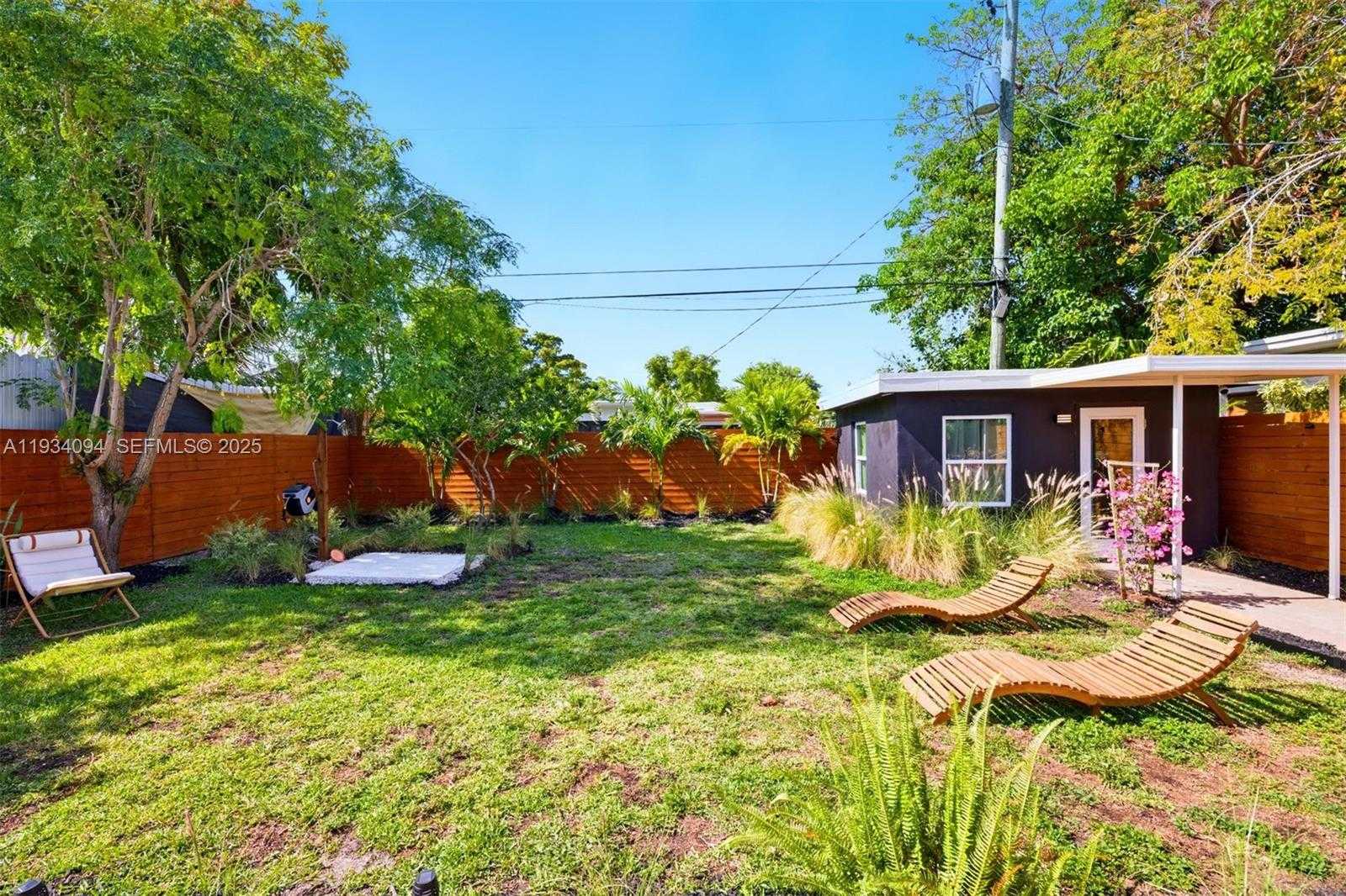 Small Image of 1363 BIARRITZ DR, Miami Beach Number 31