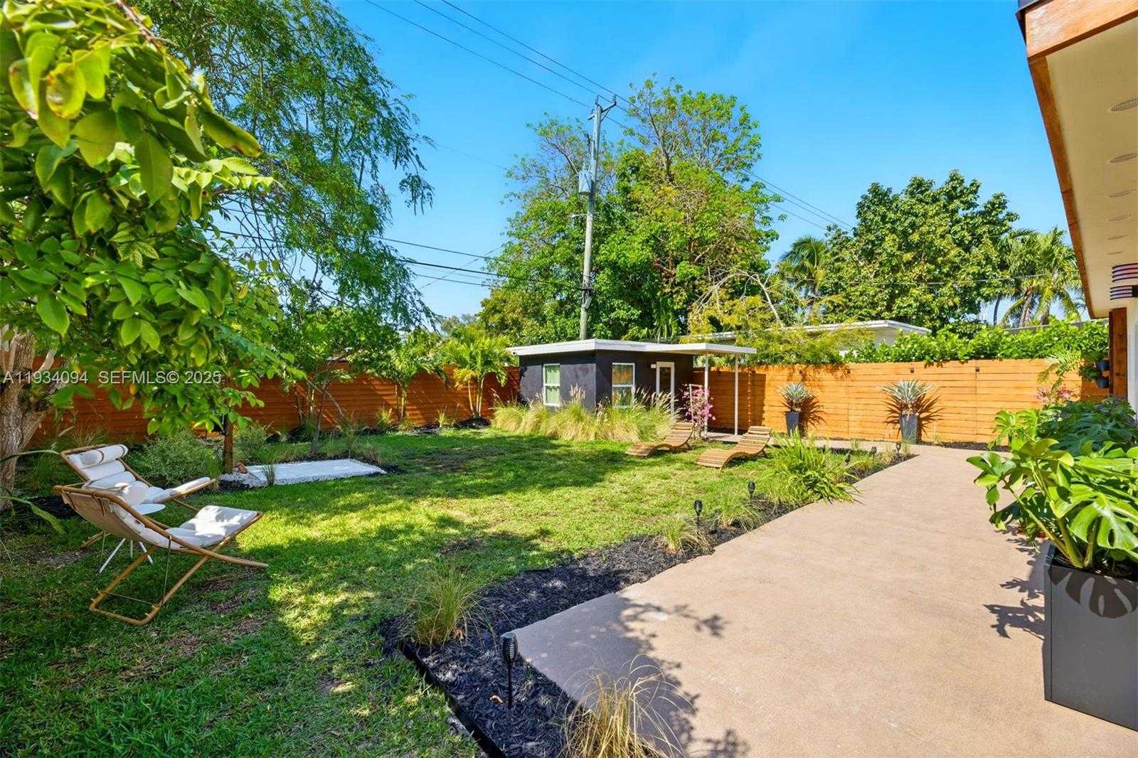 Small Image of 1363 BIARRITZ DR, Miami Beach Number 32